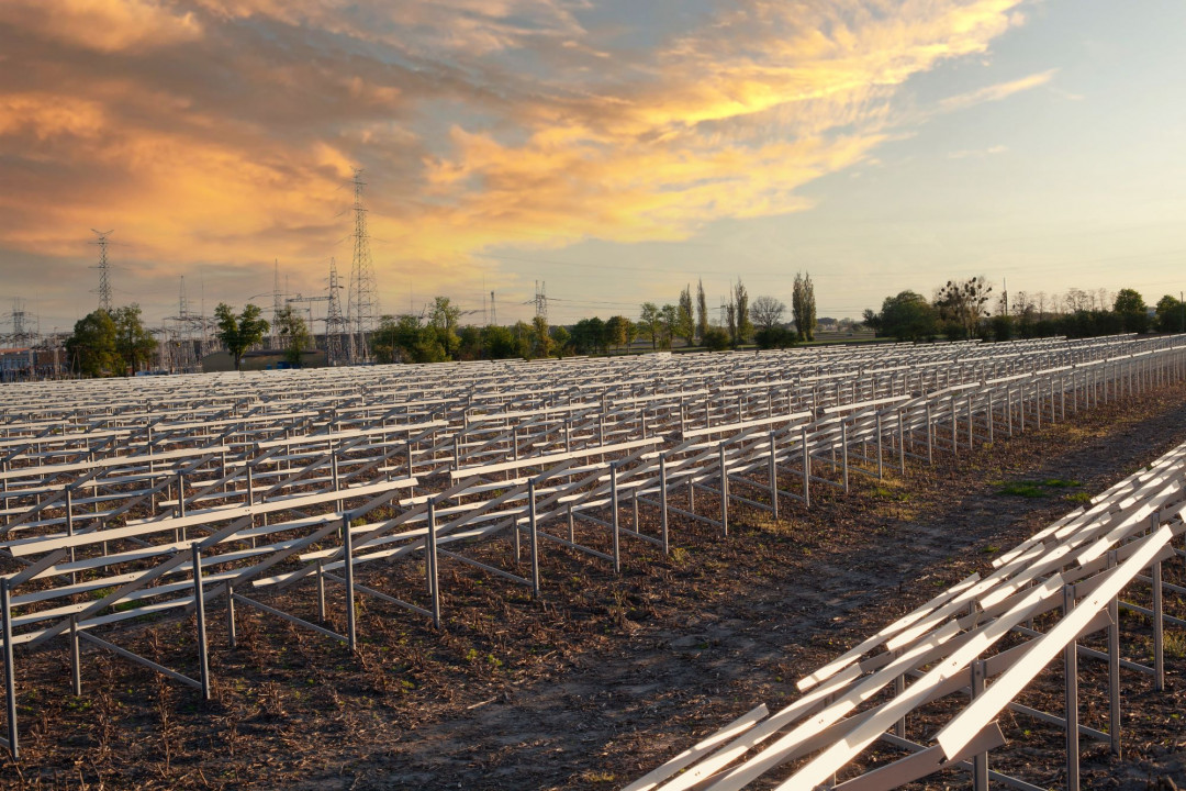 Magnelis Solarkonstruktionen © MAXSHOT.PLShutterstock.com