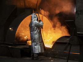 Arbeit_im_Stahlwerk_thyssenkrupp_Steel